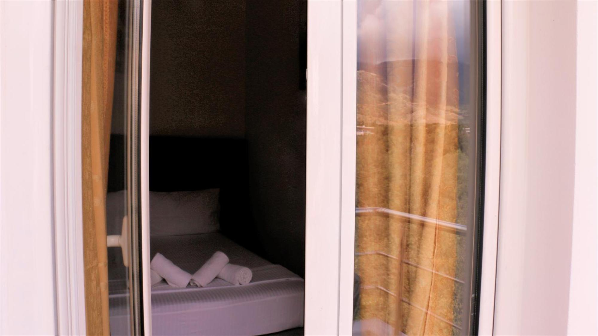Velco Bb Himara Bed and Breakfast Εξωτερικό φωτογραφία