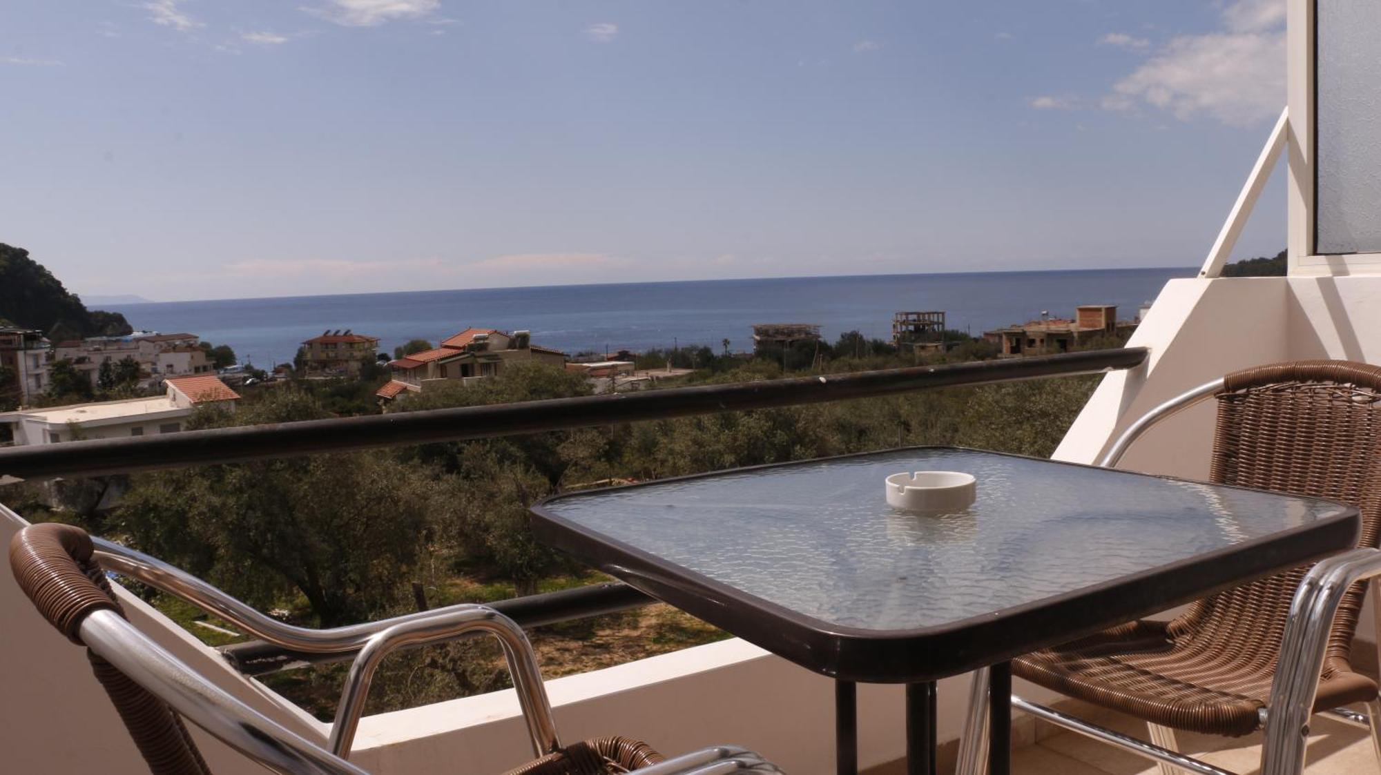 Velco Bb Himara Bed and Breakfast Εξωτερικό φωτογραφία