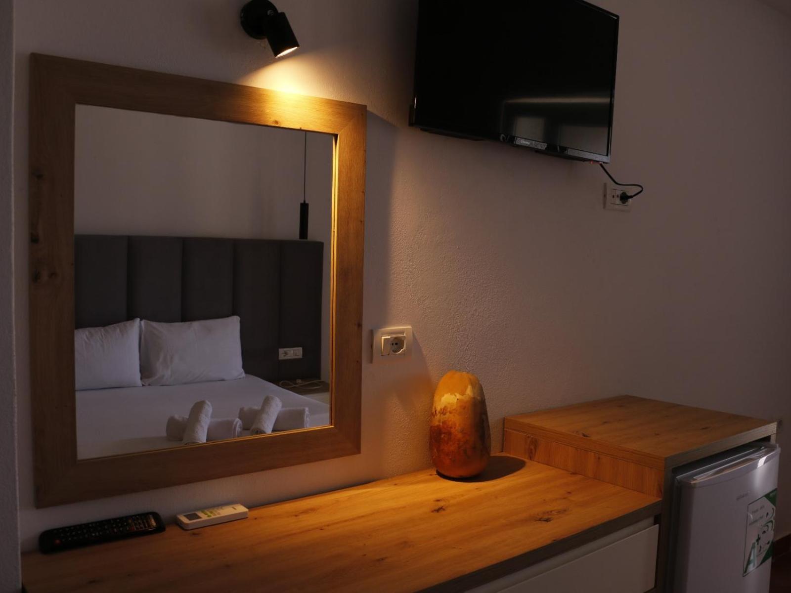 Velco Bb Himara Bed and Breakfast Εξωτερικό φωτογραφία